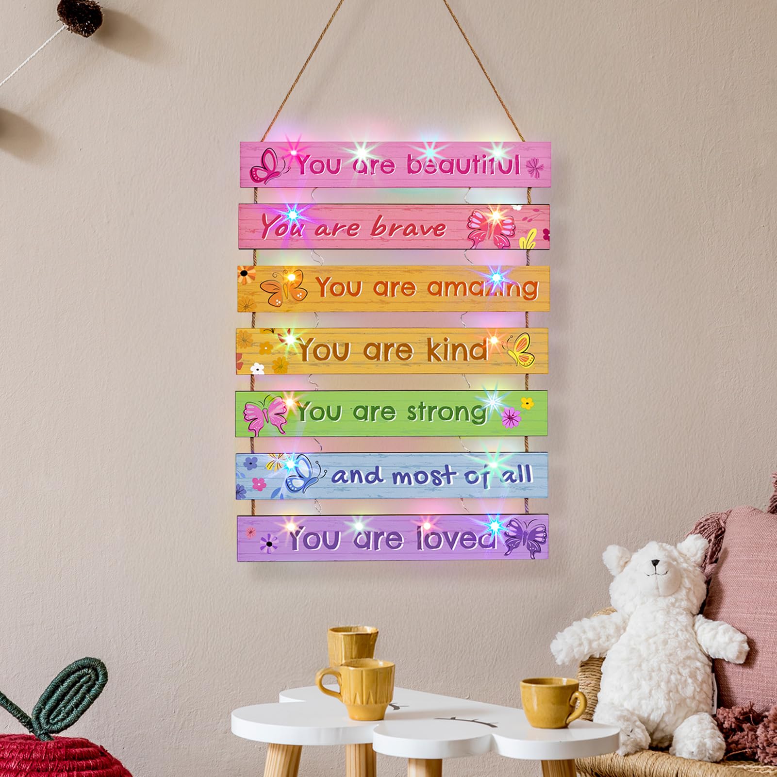 Fiobee kids-room decor packaging shows complete setup and included components
