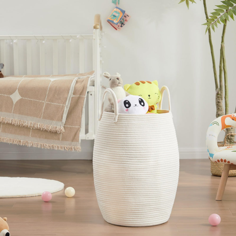Fiona's magic 105L hamper soft-handle close-up emphasizes safe, family-friendly design.