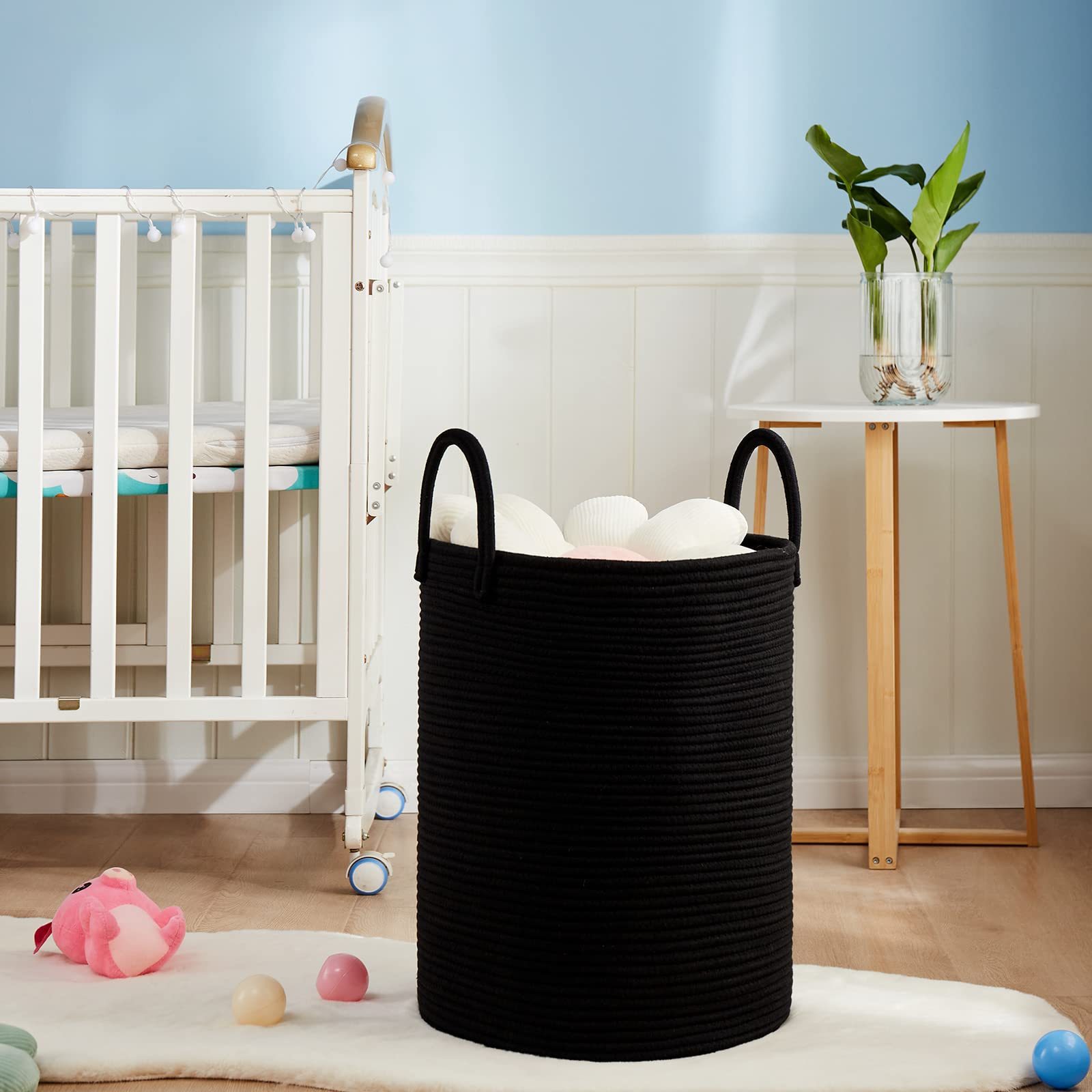 Fiona's magic woven rope laundry basket 58L close-up reinforced handles highlights durability