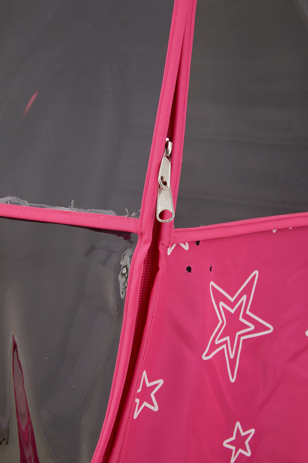 First Essentials windproof design keeps the cover in place