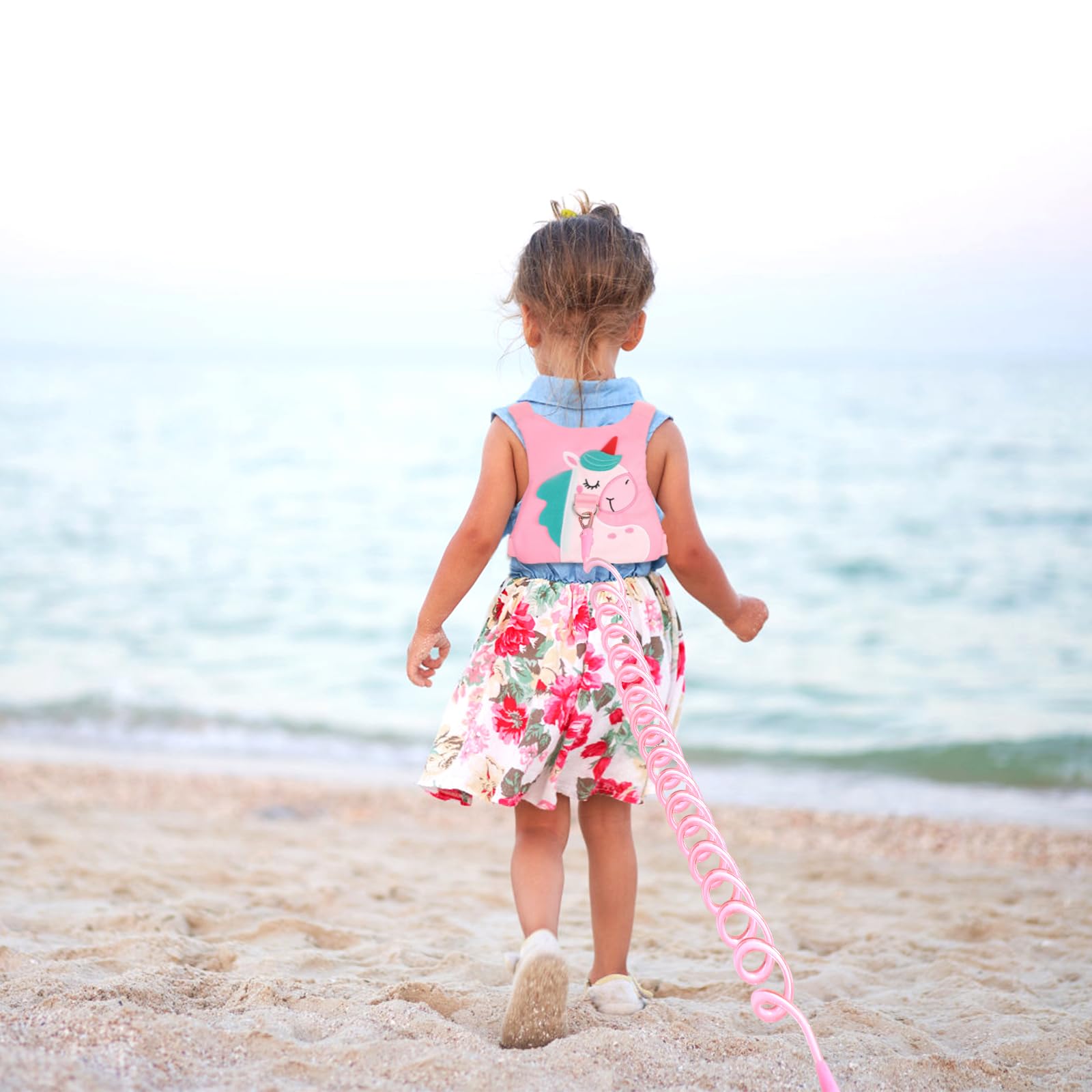 FITARTS pink toddler leash ideal for travel and crowded venues.