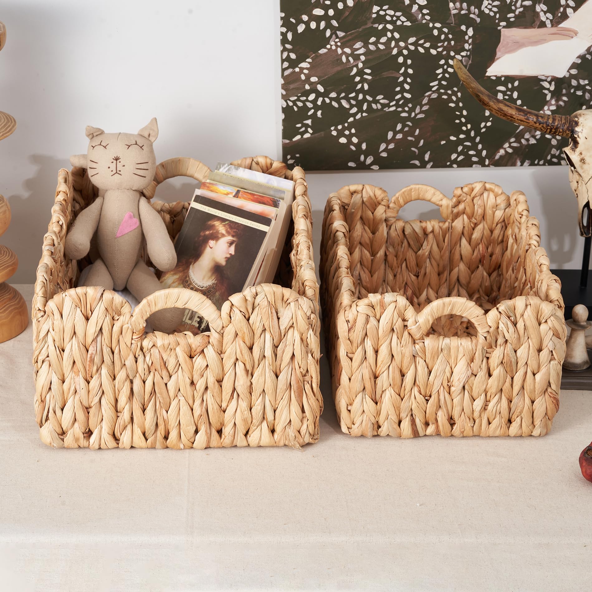 Floramill scalloped basket in bathroom – hides towels with natural style.