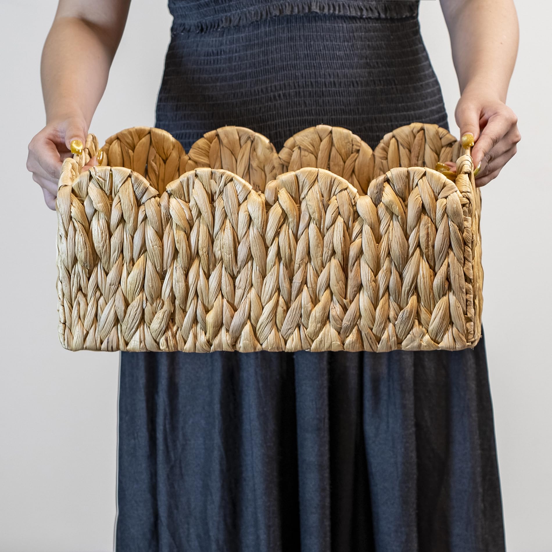 Floramill scalloped basket – seagrass large – adds natural texture to living spaces.