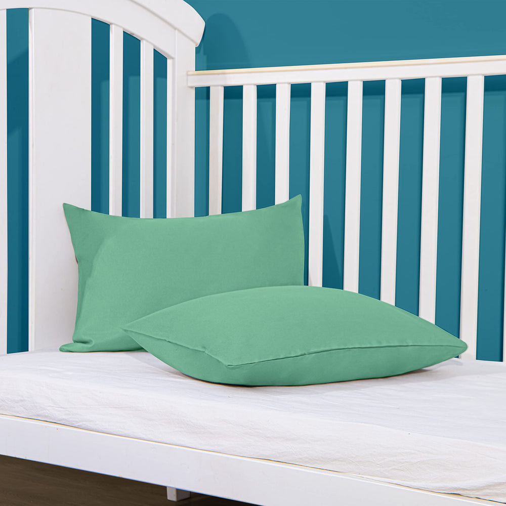 FLXXIE pillowcase sea green fabric texture highlights gentle sleep and easy care.