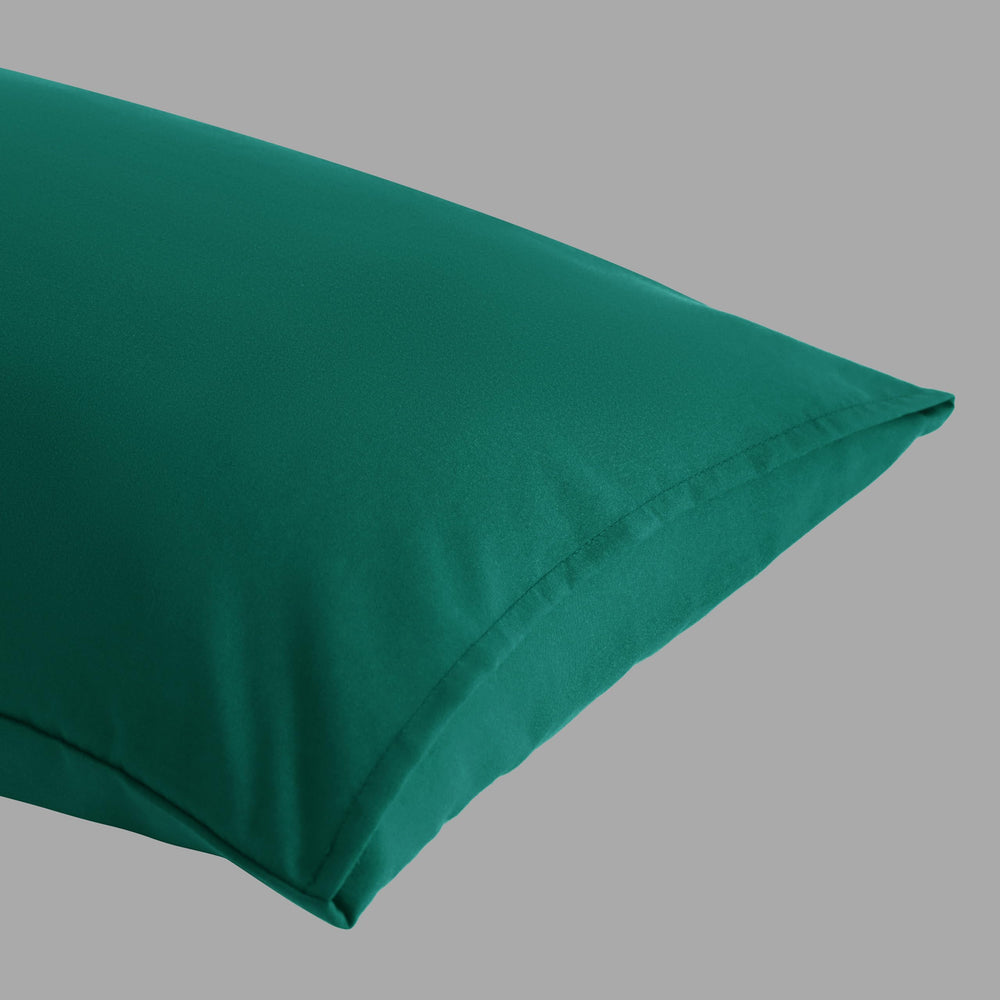 FLXXIE fits 12x16 to 14x20 pillows for versatile toddler use