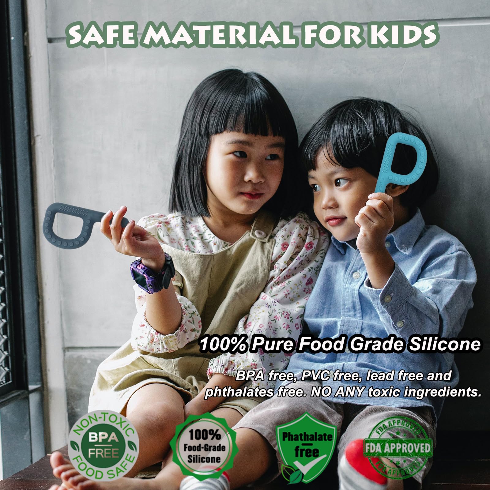 Flyaway easy-clean teething toys simplify daily hygiene and maintenance.