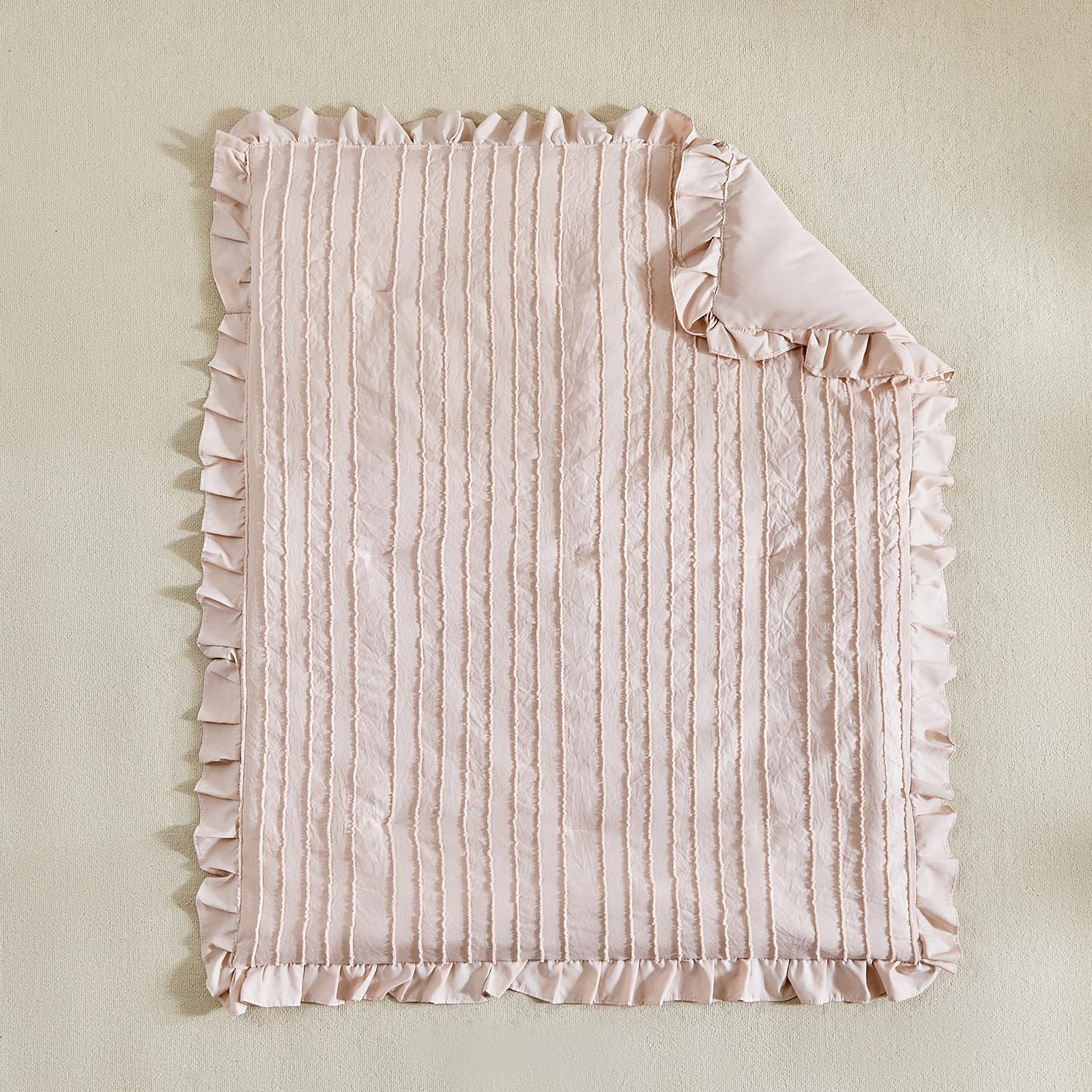 Flysheep soft baby bedding enhances a calming sleep space