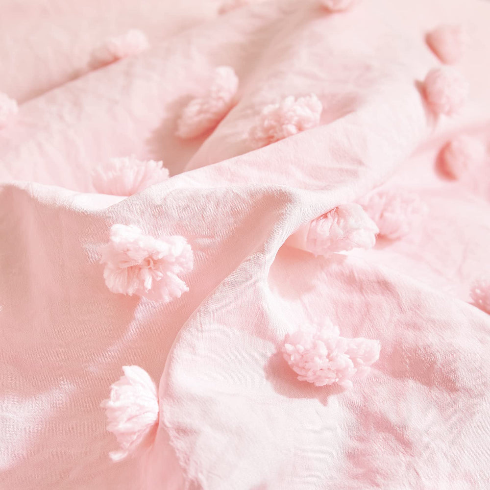 Flysheep tufted dots design enhances nursery aesthetics with boho chic appeal