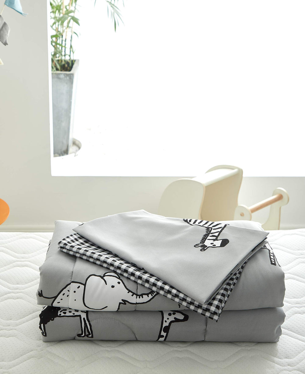 FlySheep standard crib and toddler bed fit for easy transitions.