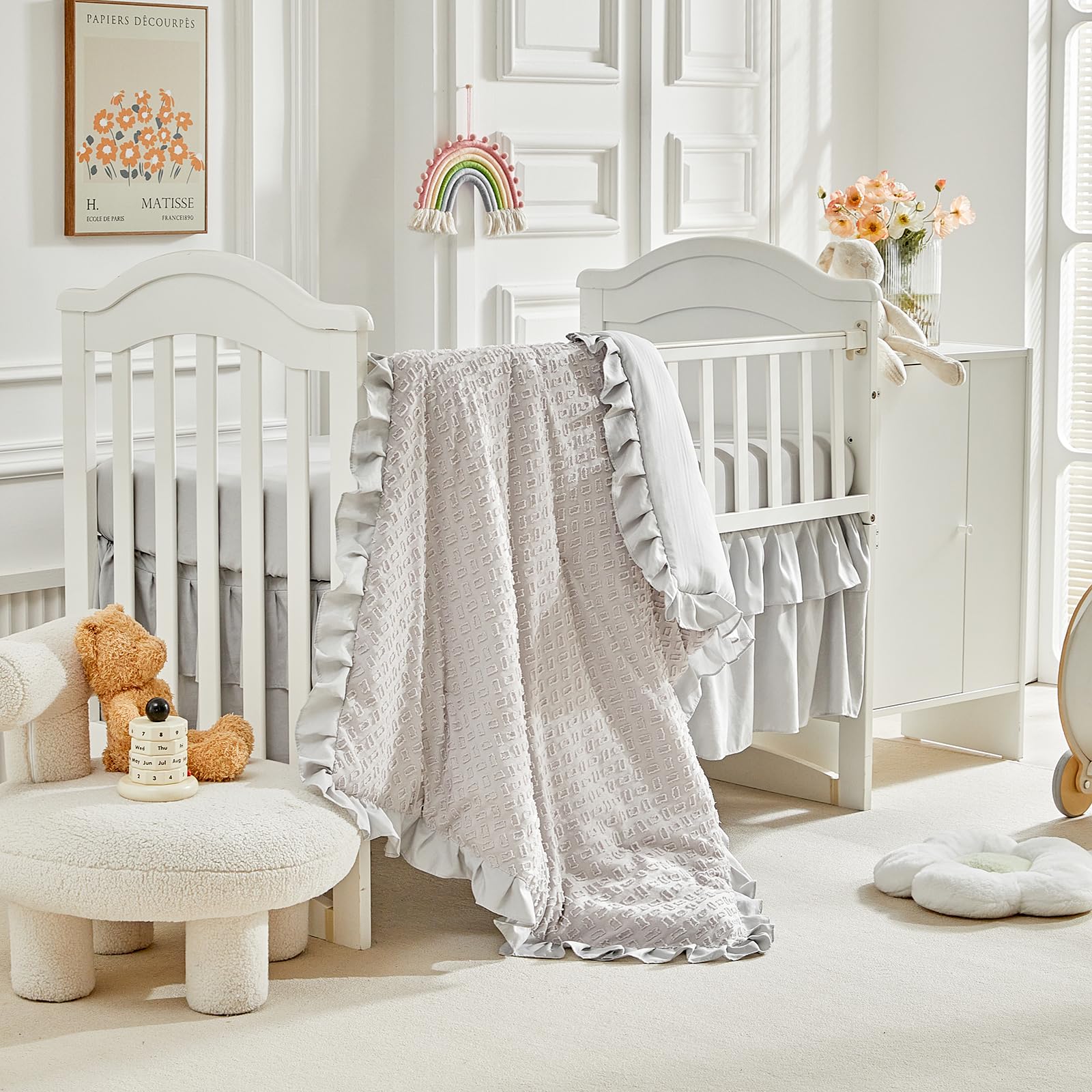 Flysheep fitted sheet 28x52x8 fits standard crib mattress securely and smoothly.