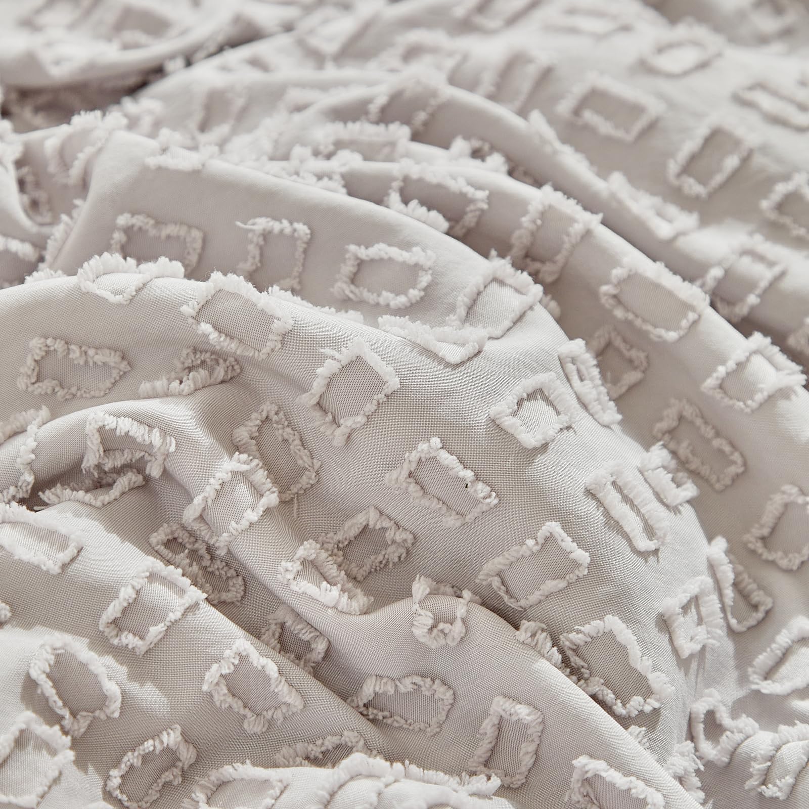 Flysheep jacquard tufted embroidery adds visual texture to baby room decor.