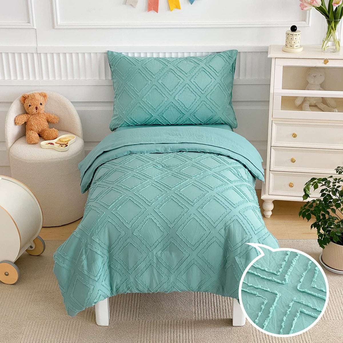 Flysheep tufted comforter in green with calming sleep atmosphere
