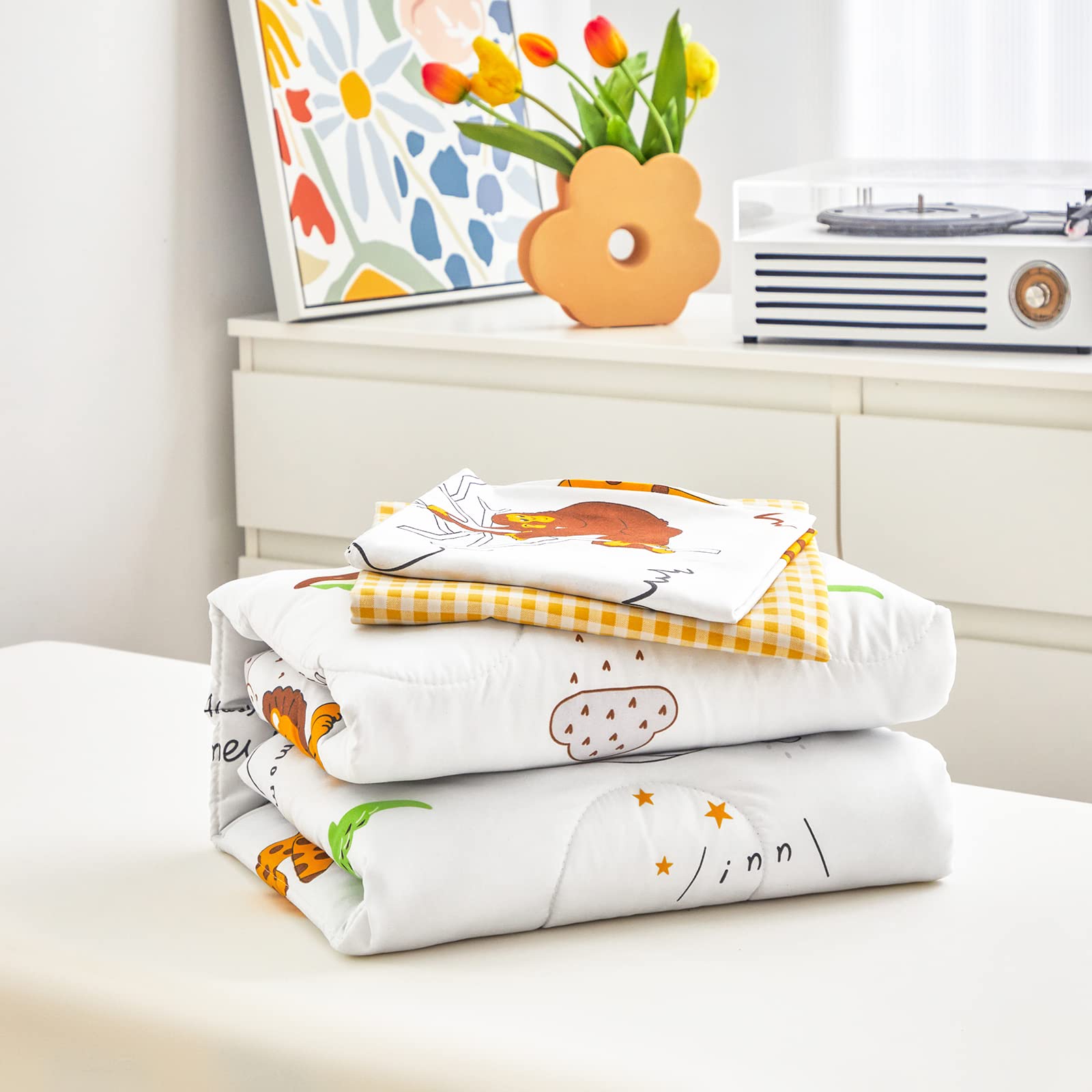 Flysheep fitted sheet with elastic corners for secure fit on standard cribs and toddler beds.