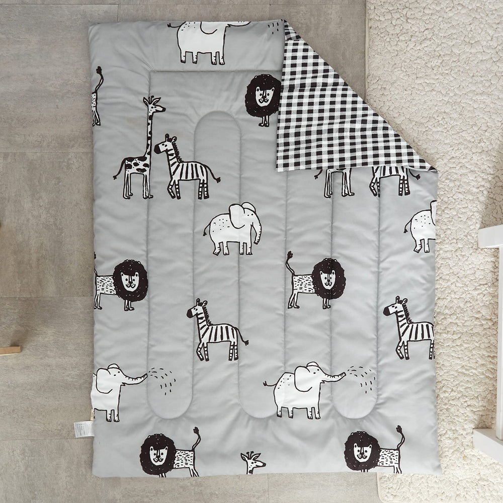 FlySheep flat sheet 45x60 adds a soft surface for snug sleep.