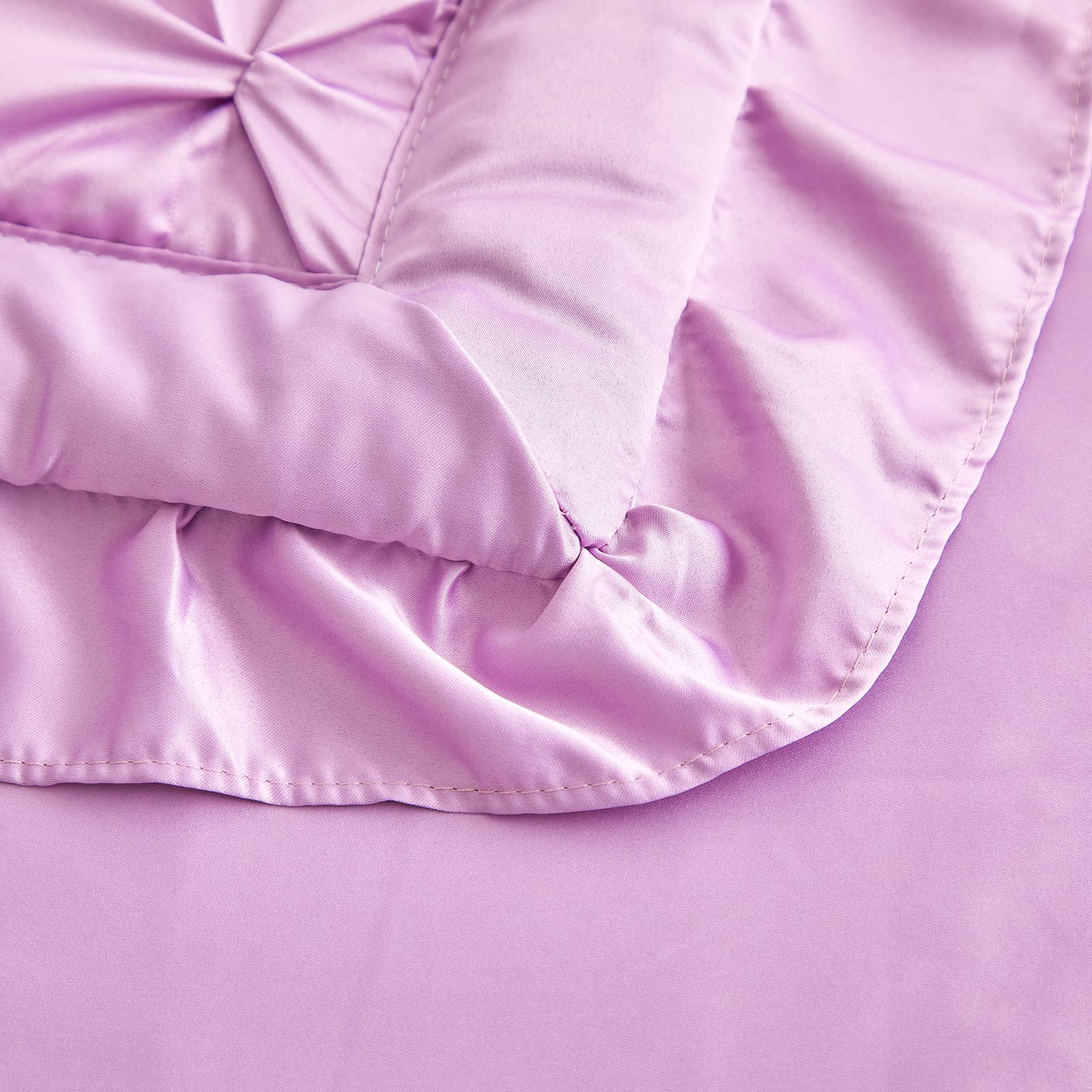Flysheep pintuck detail highlights geometric texture on the bedding