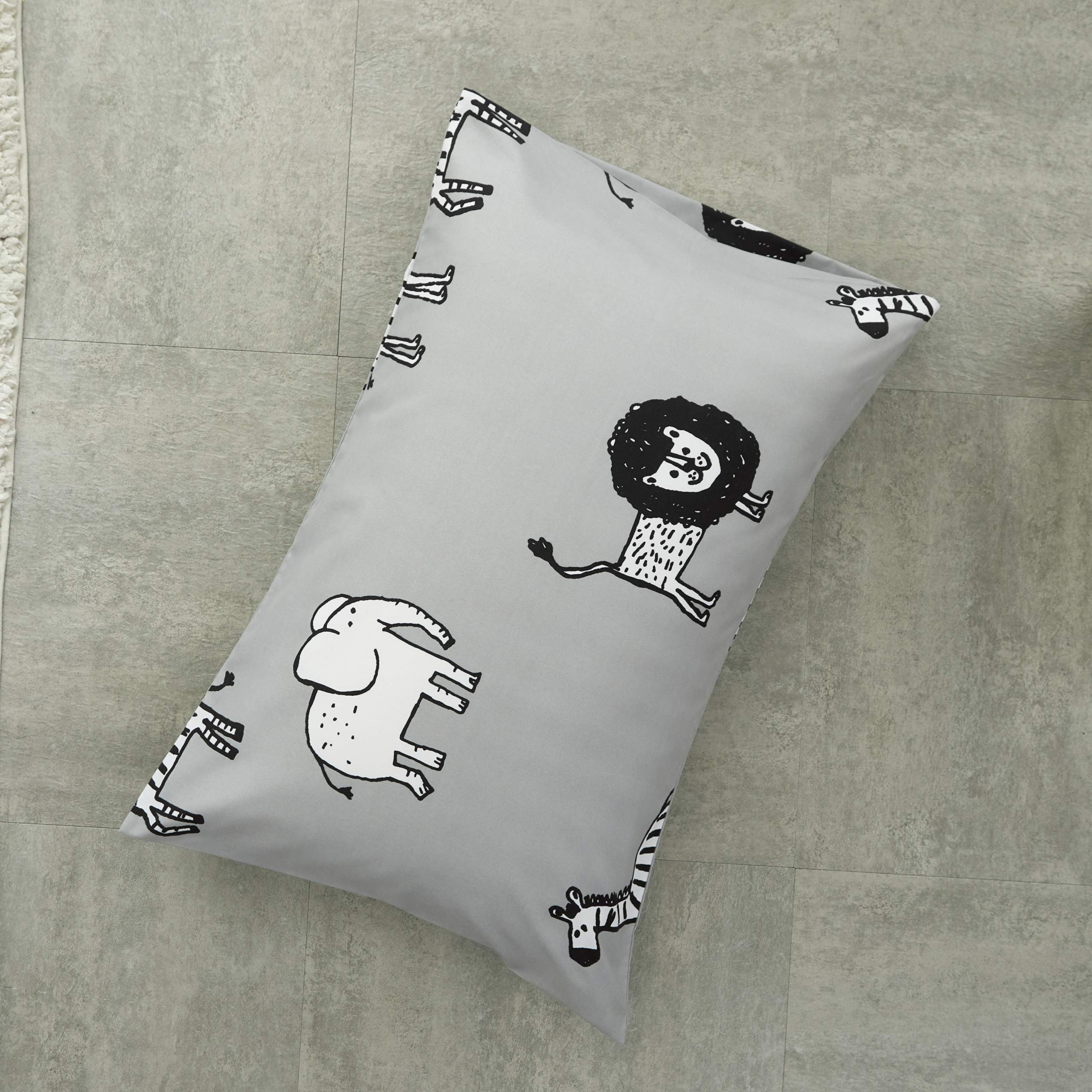 FlySheep reversible comforter shows gray and plaid design options.