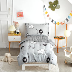 FlySheep multi-animal comforter creates cozy bedtime for toddlers.