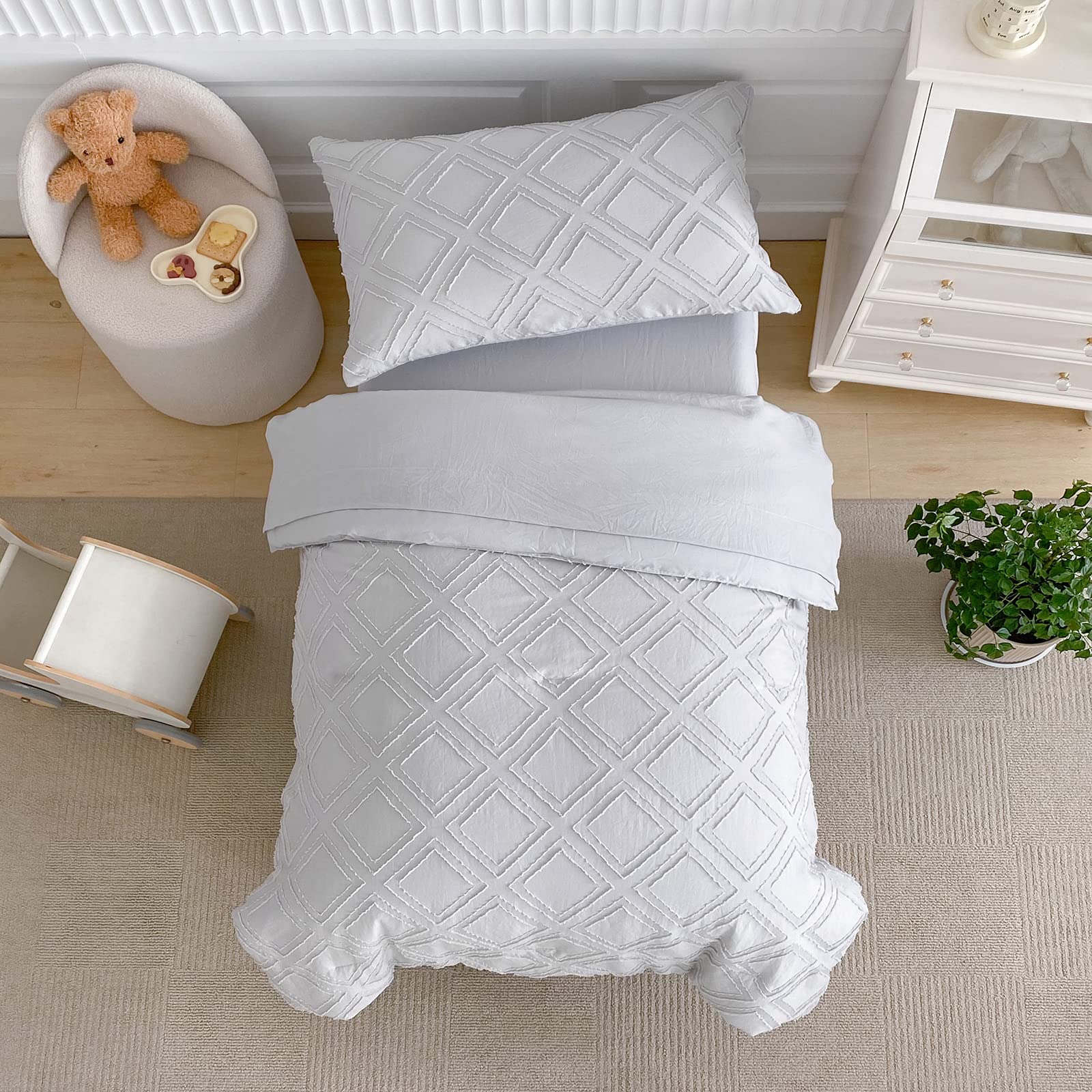 Flysheep flat sheet in light grey offers breathable all-season comfort