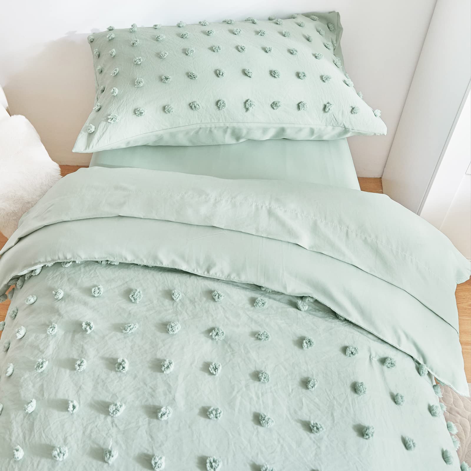 Flysheep tufted dots fitted sheet for snug toddler bed fit and durability