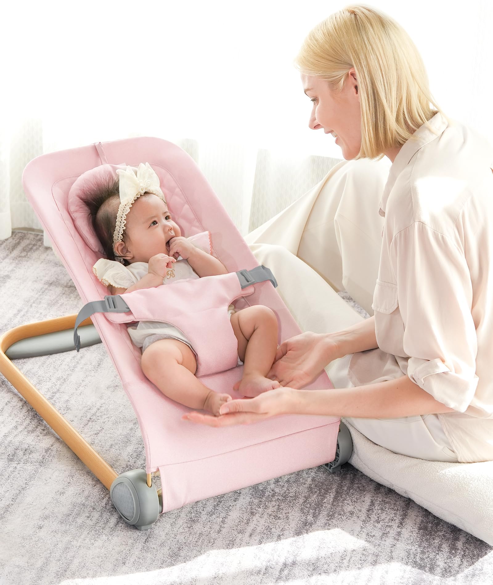 Fodoss Baby Bouncer in use-case scenario for hands-free moments.