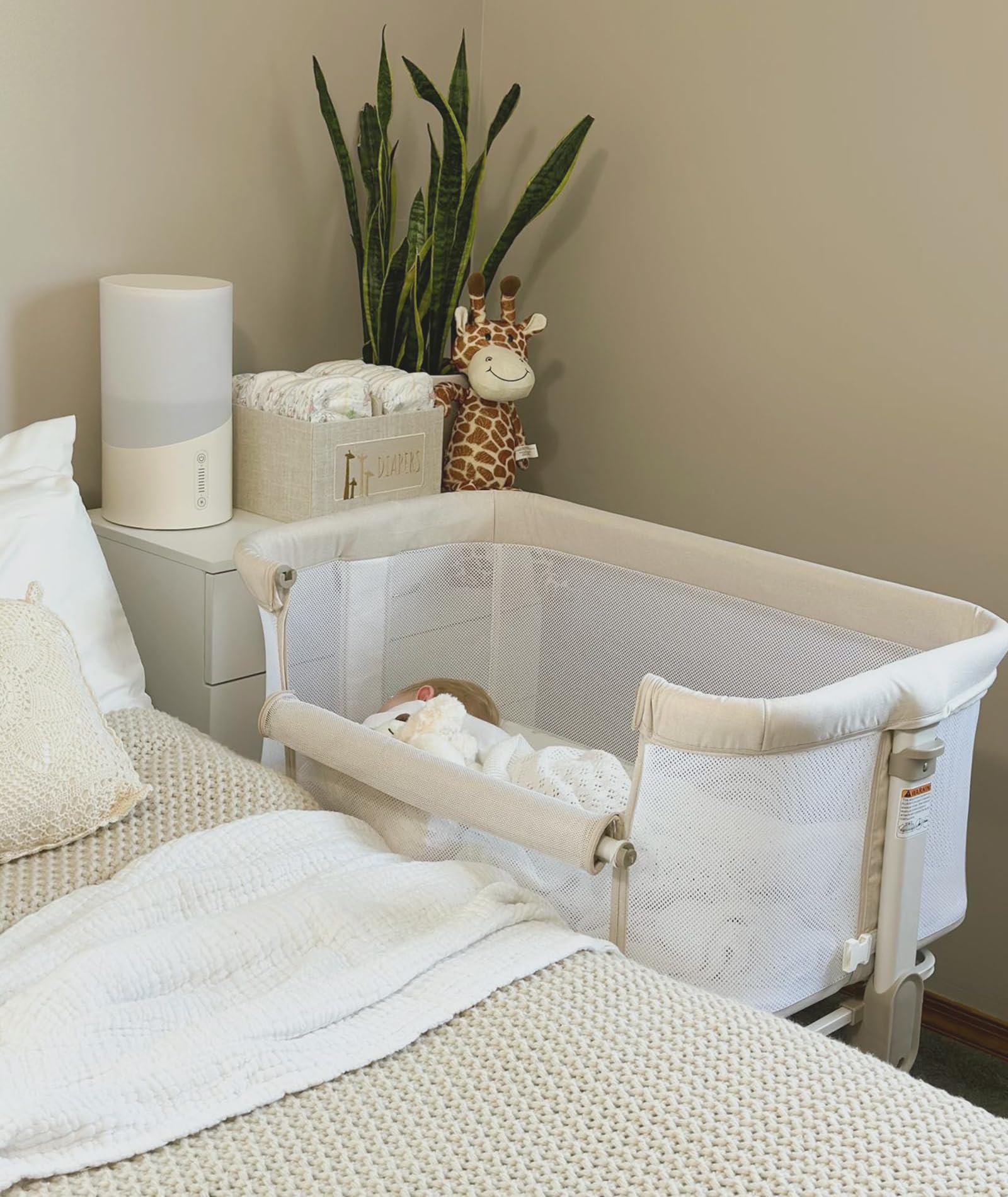 Fodoss beige bedside bassinet—neutral style fits modern nurseries