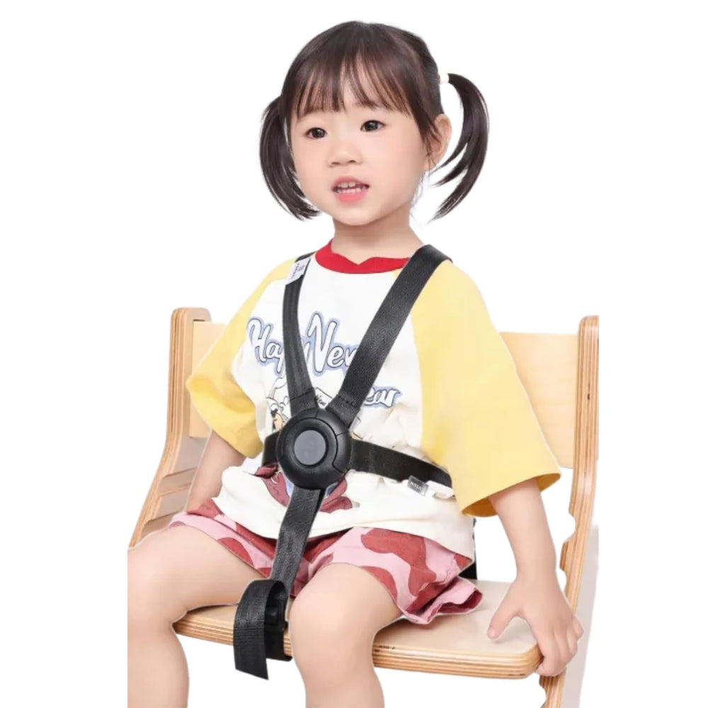 Fornel high chair straps illustrate easy installation for daily use and travel.