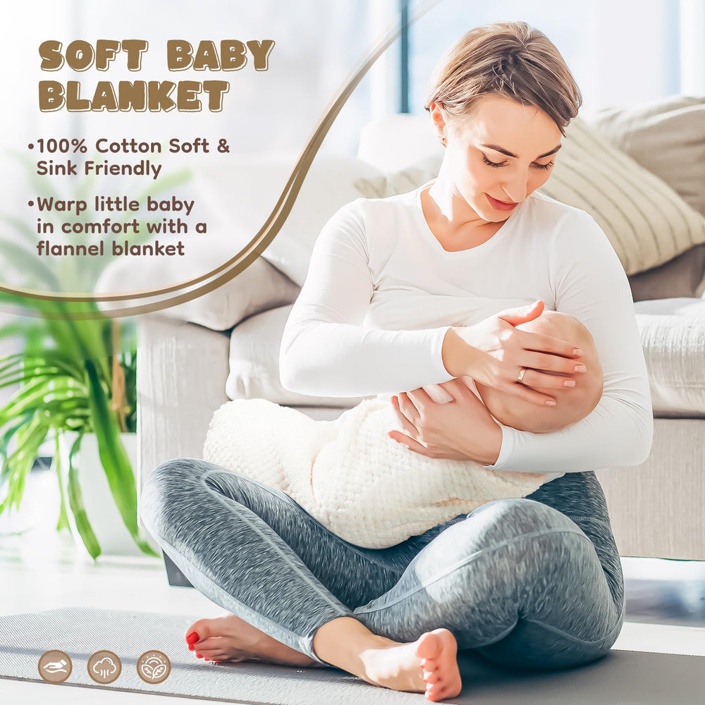 Fortuning's JDS baby mittens — warm, secure mittens to protect tiny hands.