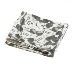 Closeup of the Freshly Picked snuggle band for secure wrapping.