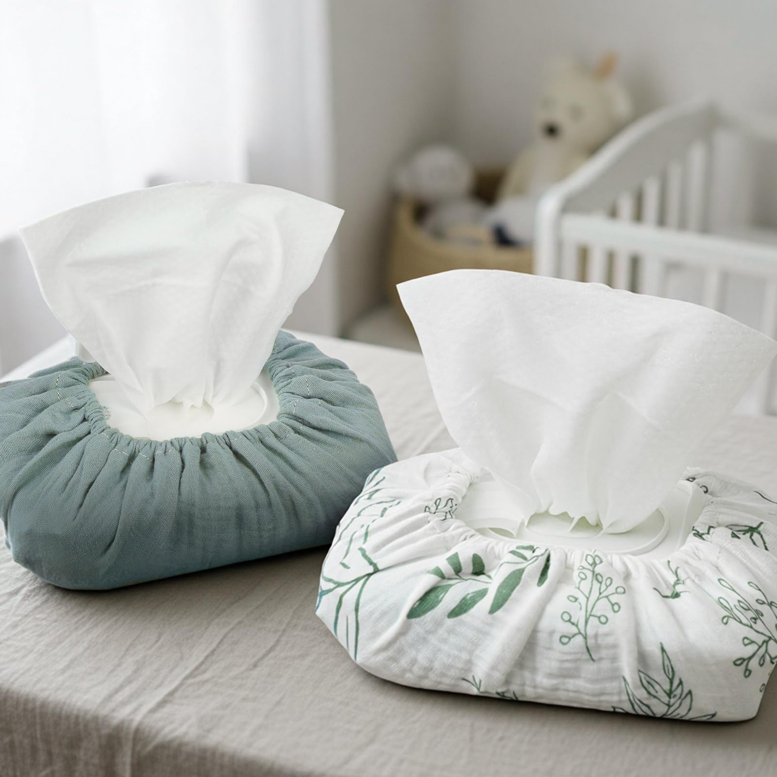 Frienda baby wipes cover pack with neutral patterns for tidy diaper changes.