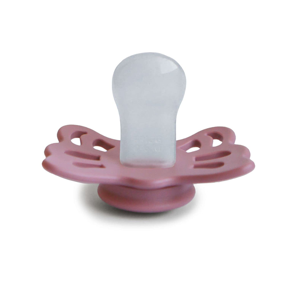 FRIGG Butterfly packaging in Cedar/Baby Pink adds a stylish, ready-to-go baby essential.