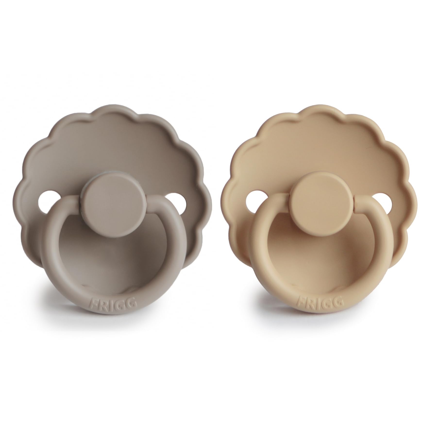 FRIGG Daisy Click-lock System demonstrates secure attachment for safe on-the-go use.