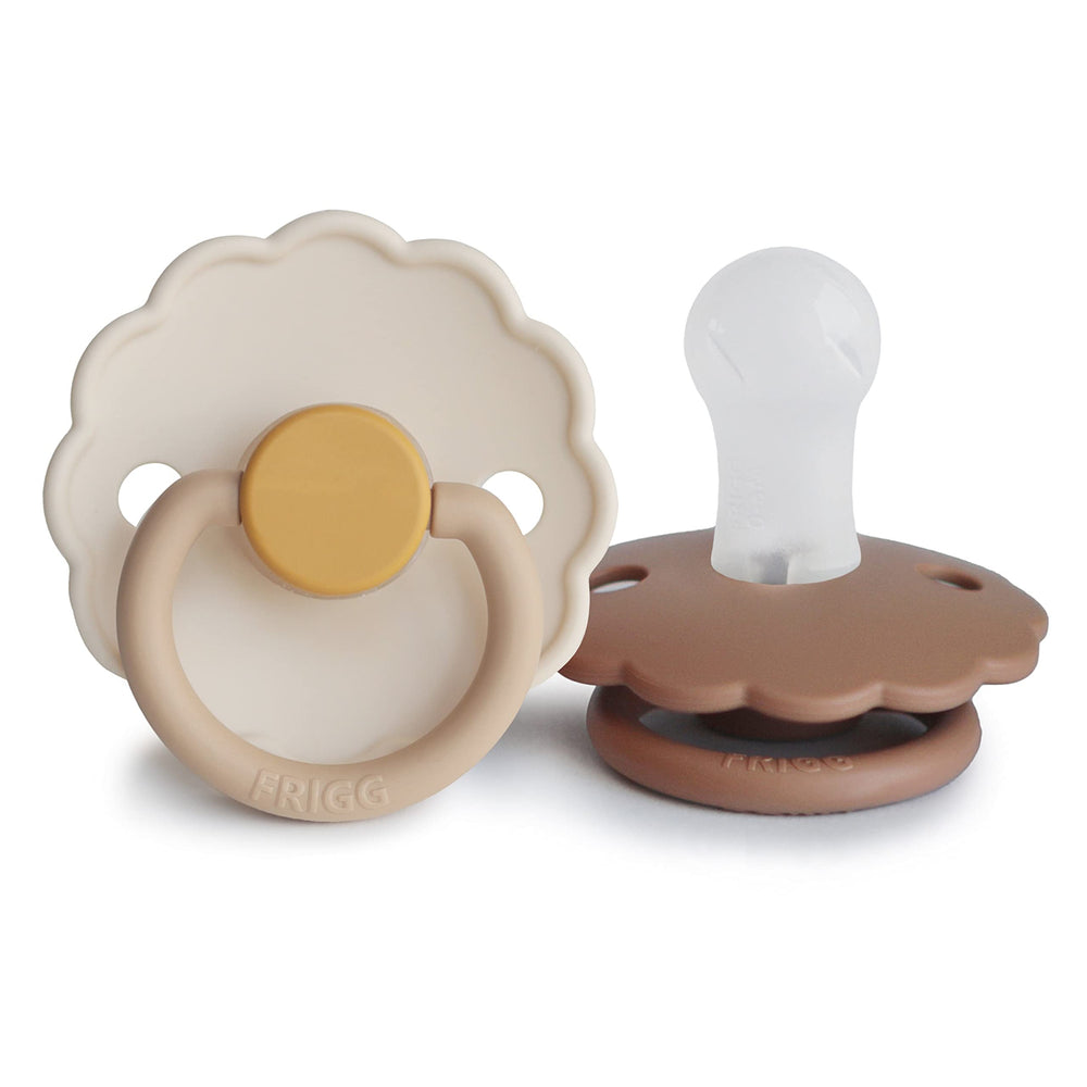 Frigg Daisy SilkySoft nipple close-up promoting gentle soothing for baby.