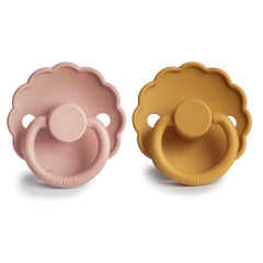 FRIGG Daisy SilkySoft outer curve design highlights skin-friendly fit for delicate cheeks.