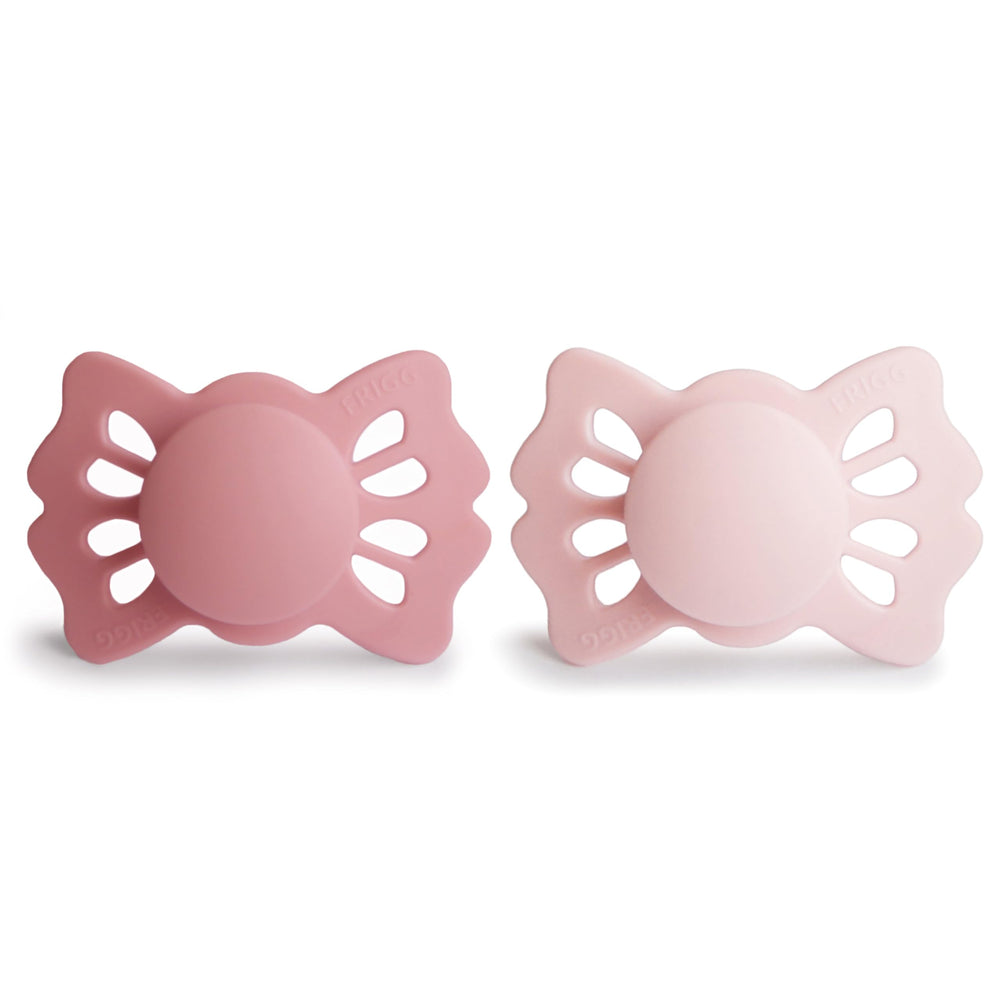 FRIGG Lucky symmetrical design supports correct mouth fit for growing babies.