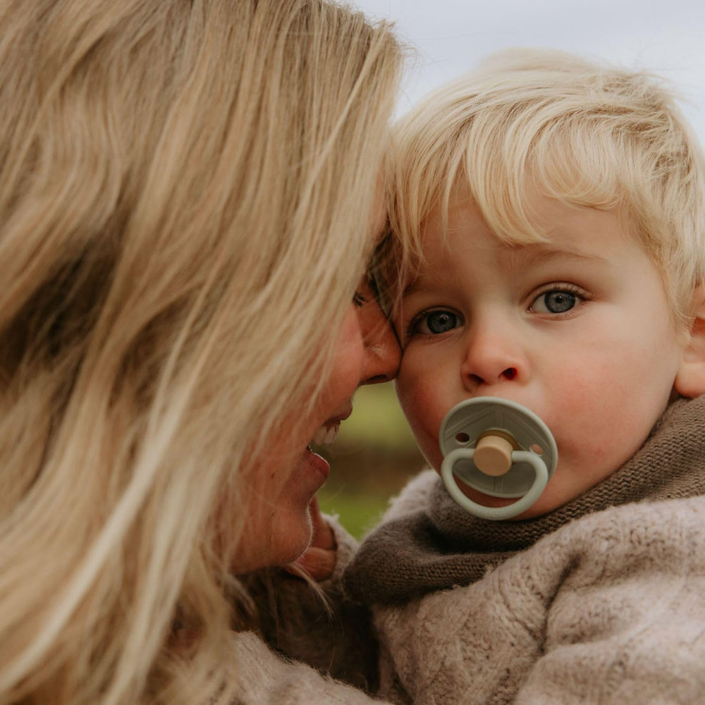 Frigg SilkySoft outward-curve pacifier helps keep skin comfortable and irritation-free.