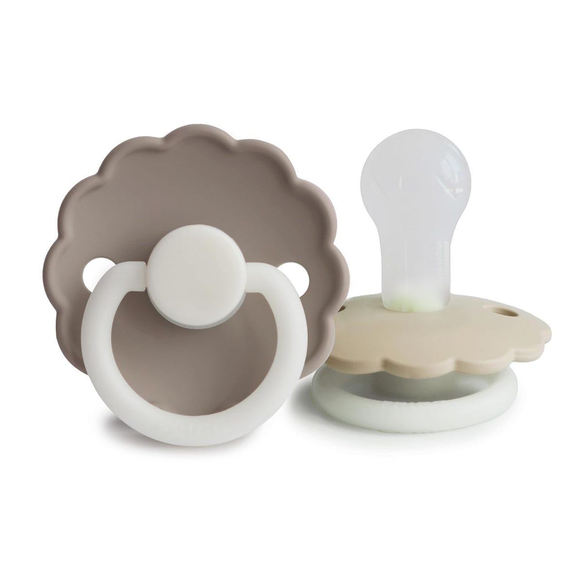 FRIGG Daisy Night SilkySoft nipple close-up — medical-grade silicone for gentle soothing.