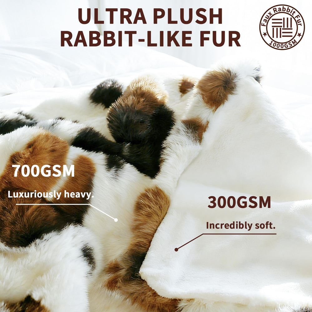 Fruaros twin-size blanket on bed showcases size versatility.