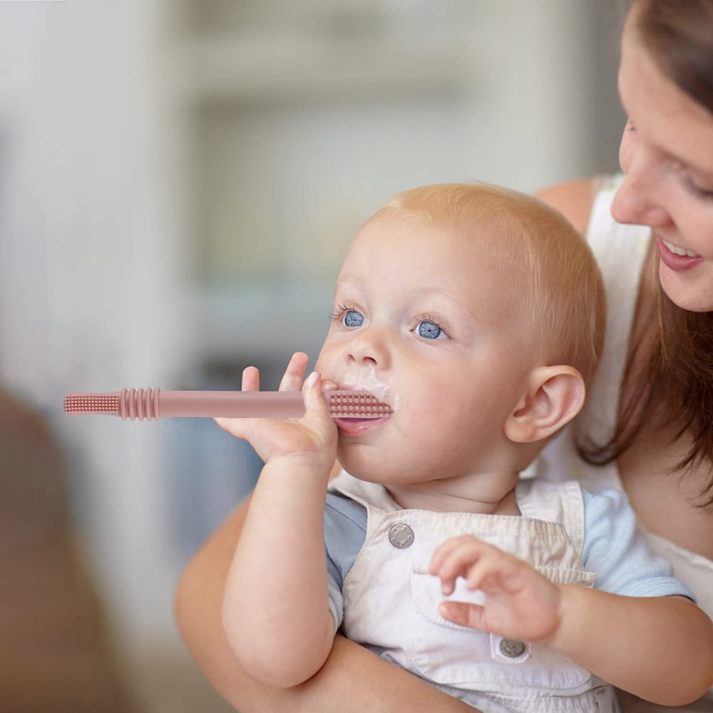 Fu Store Hollow Teether Tube orange; cooling potential supports soothing teething moments.