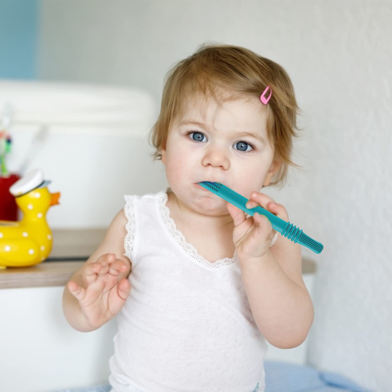 Fu Store Hollow Teether Tube purple; vibrant color encourages discovery during playtime.