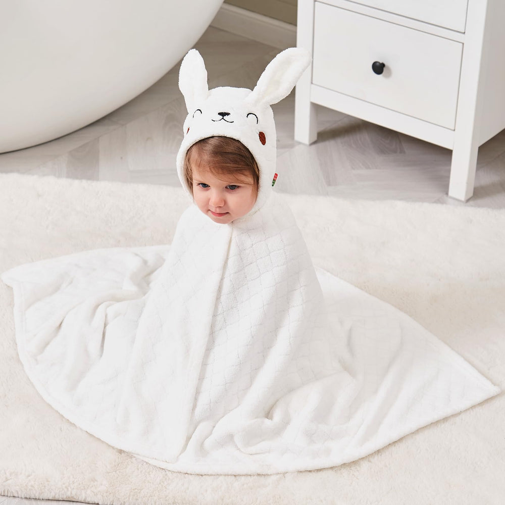 FUBANRAY towel shown at pool or beach for post-swim drying