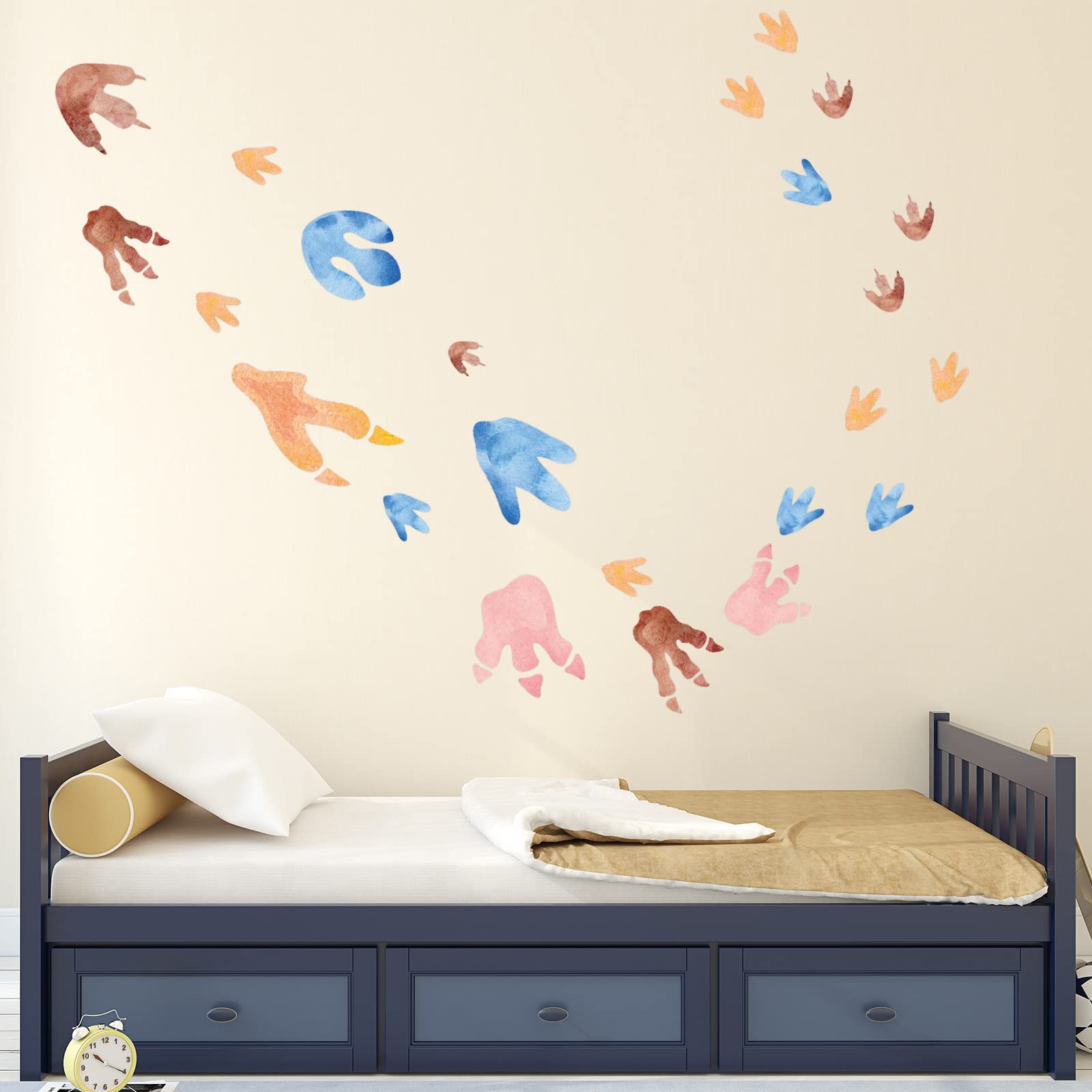 Fumete wall application shows easy peel-and-stick setup on smooth surfaces