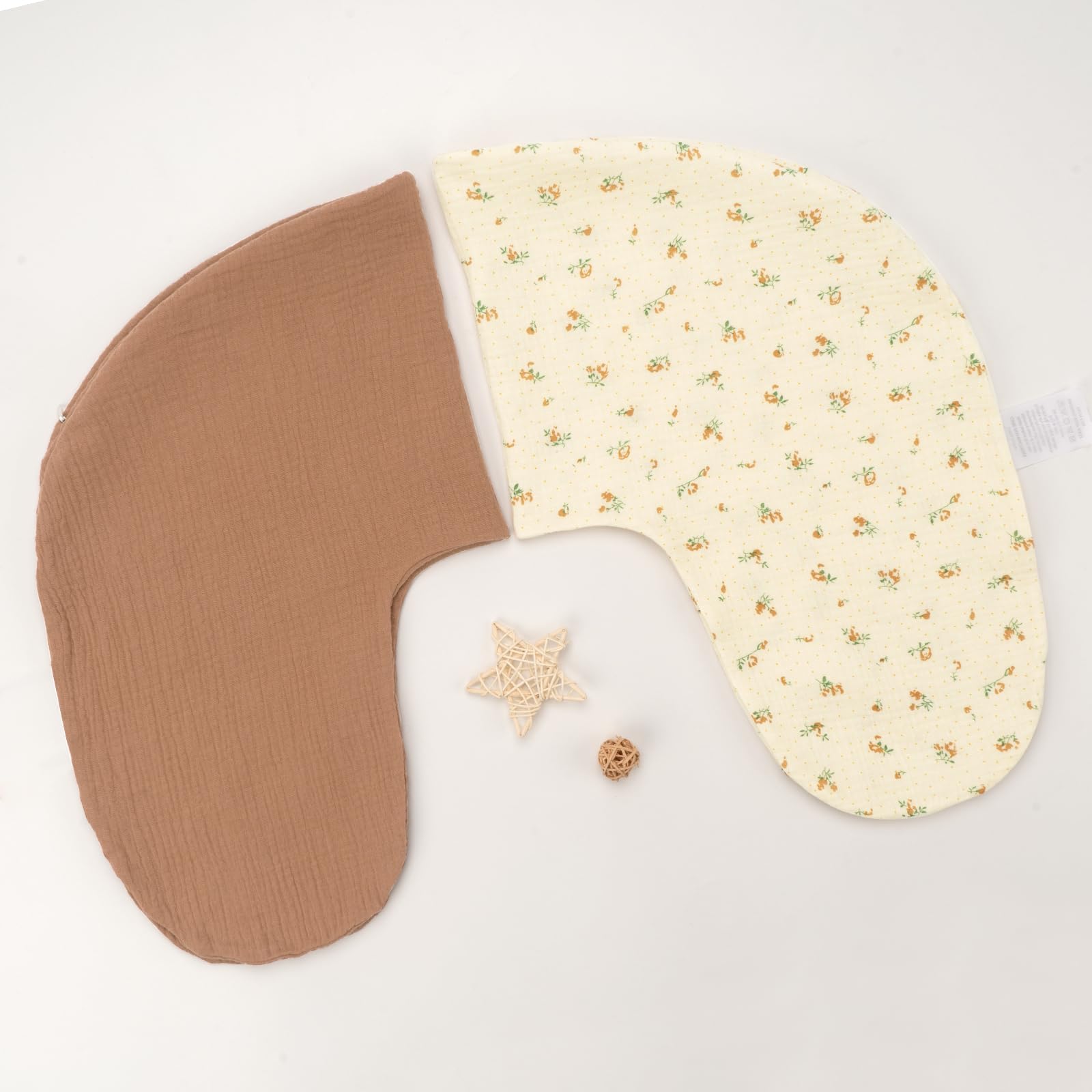FUNUPUP nursery-friendly cover adds cozy aesthetic to feeding area.
