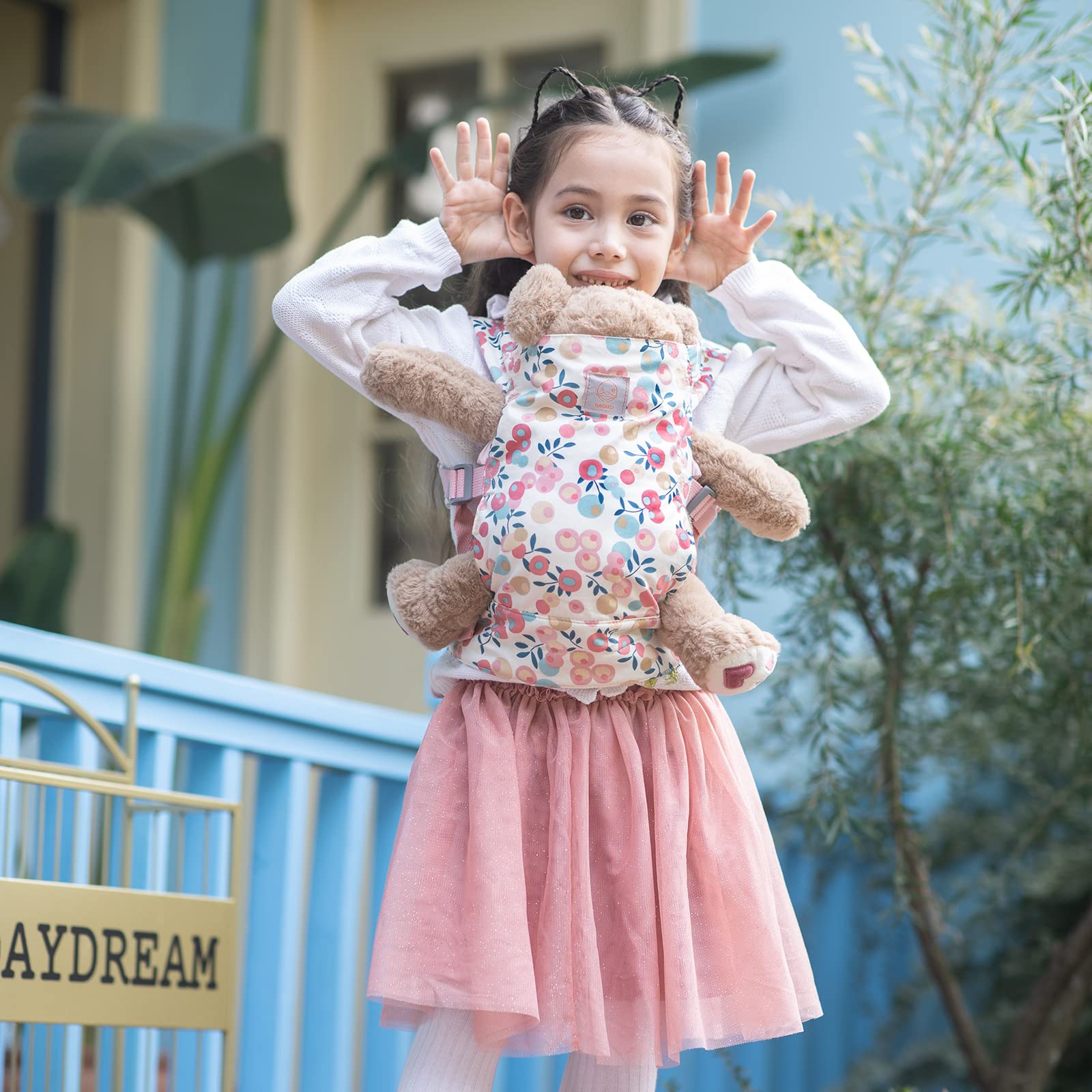 GAGAKU doll carrier shows non-slip shoulder straps for secure pretend play.