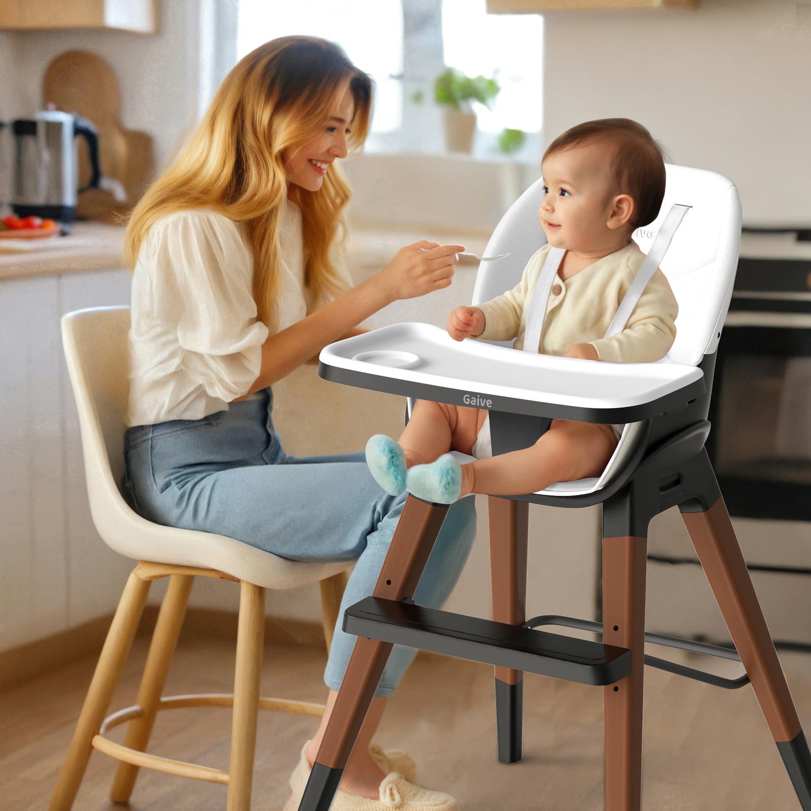 GAIVE 3-position-footrest grows with your child for comfy seating.