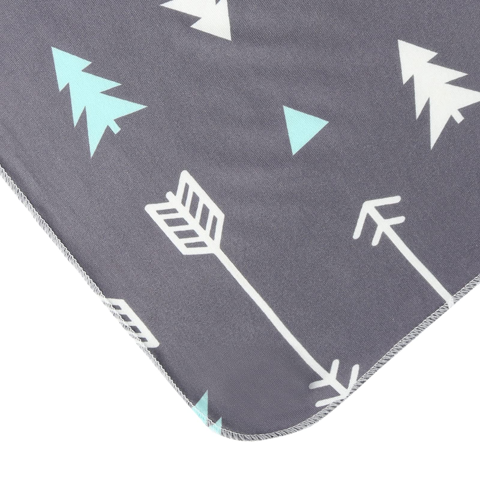 Galabloomer lightweight blanket ideal for warm months and daily use.