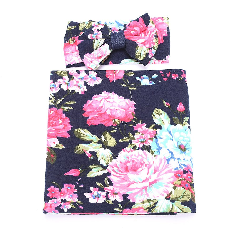 Galabloomer photo-shoot-ready blanket adds stylish touch.