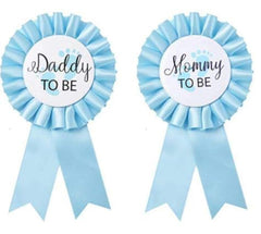 GDTO8820 Daddy to Be badge white tinplate with sky-blue feet for baby shower photo moments