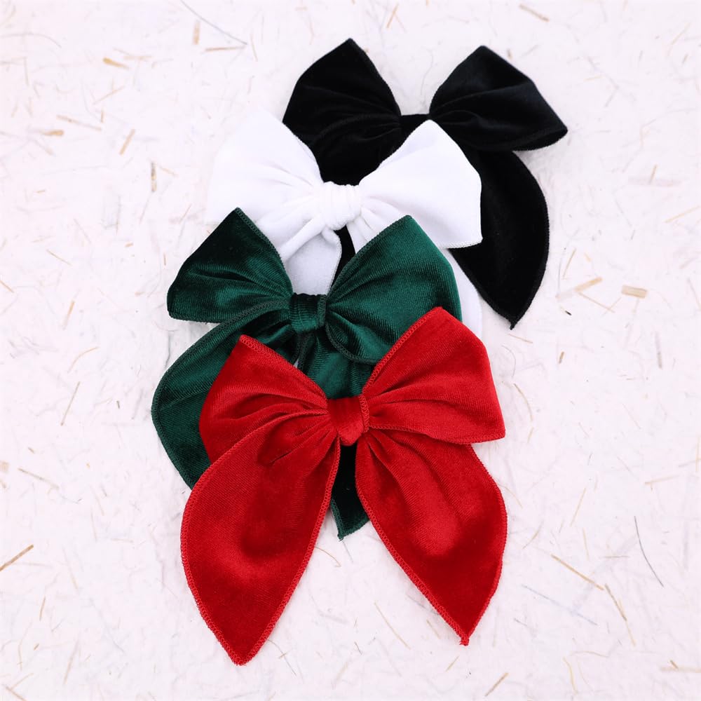 Gebelle photography-friendly accessory enhances family portrait outfits