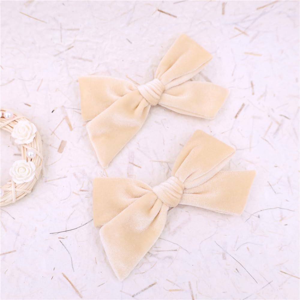 Gebelle large 5-inch velvet bow fits toddlers to mom sizes.