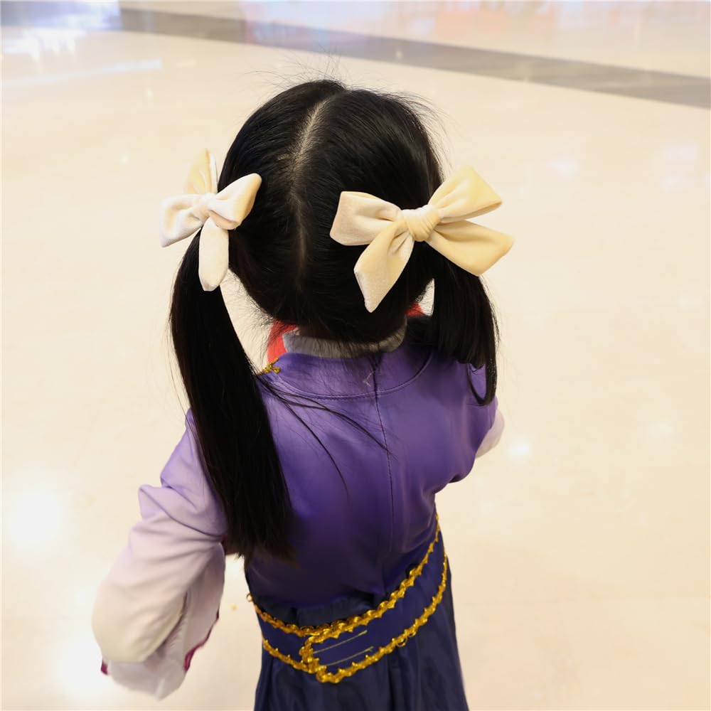 Gebelle vintage velvet bow close-up showing soft texture and craftsmanship.